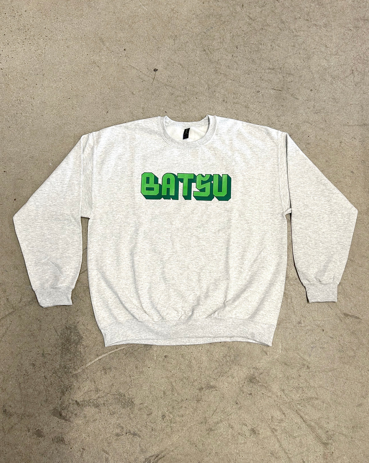 Batsu Curved Logo Crew Ash Gray